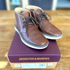 Boys, Johnson and Murphy leather shoe, boys size 2, with all original packaging